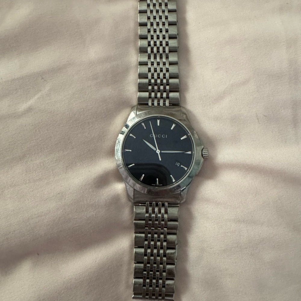 Gucci Men's Watch with Silver Band and Black Dial
